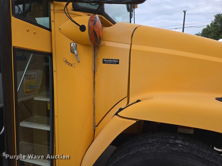image for item ED2122 2007 Freightliner FS65 school bus