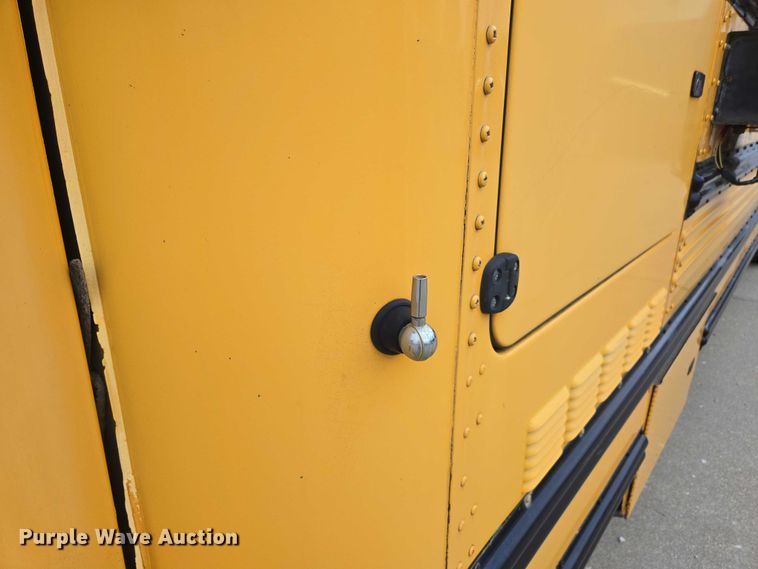 image for item ED2122 2007 Freightliner FS65 school bus