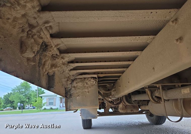 image for item ED2122 2007 Freightliner FS65 school bus