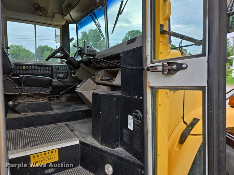 image for item ED2122 2007 Freightliner FS65 school bus