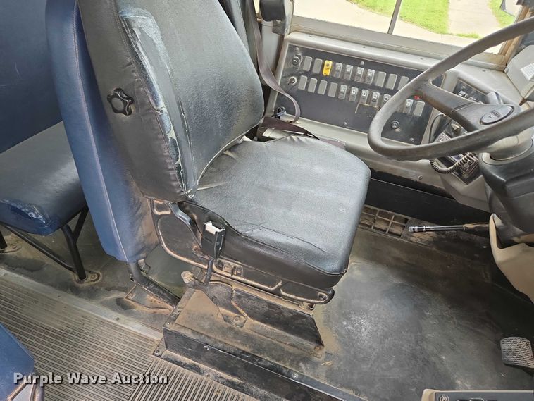 image for item ED2122 2007 Freightliner FS65 school bus