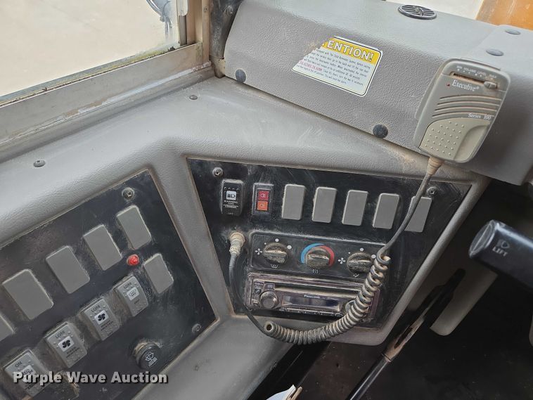 image for item ED2122 2007 Freightliner FS65 school bus