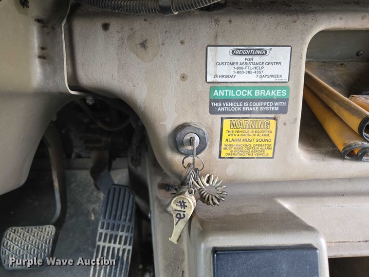 image for item ED2122 2007 Freightliner FS65 school bus