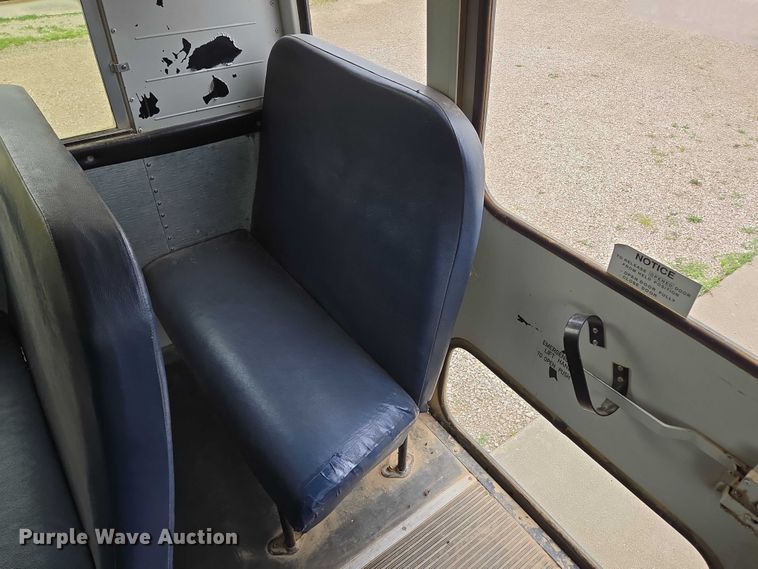 image for item ED2122 2007 Freightliner FS65 school bus