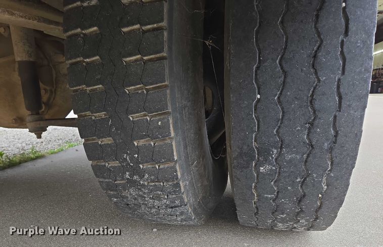 image for item ED2122 2007 Freightliner FS65 school bus