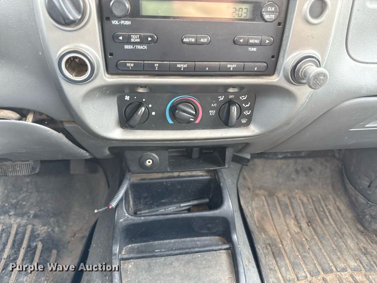 image for item ED4195 2007 Ford Ranger XLT SuperCab utility bed pickup truck