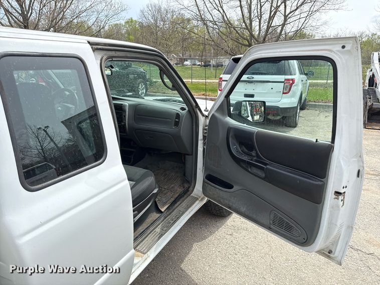 image for item ED4195 2007 Ford Ranger XLT SuperCab utility bed pickup truck