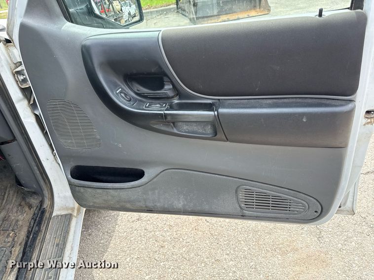 image for item ED4195 2007 Ford Ranger XLT SuperCab utility bed pickup truck