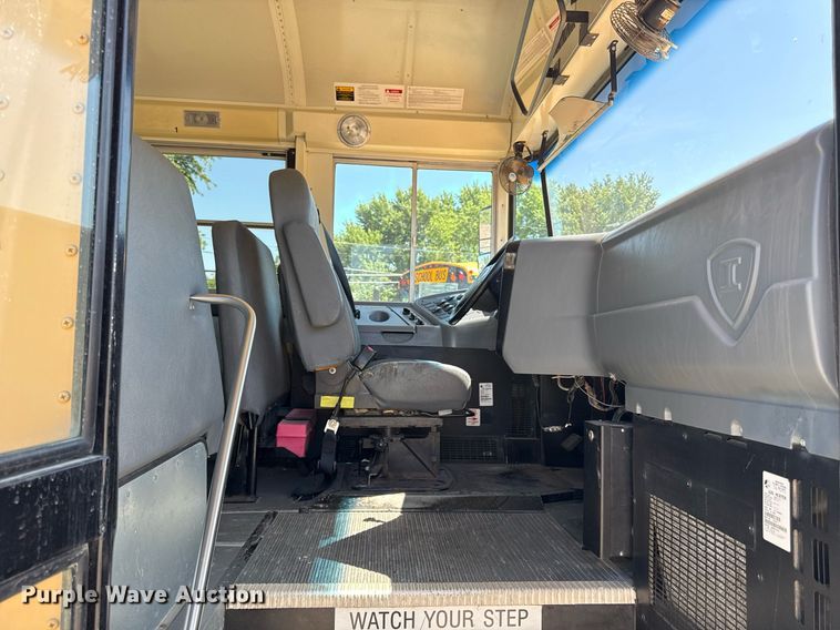 image for item ED4281 2008 IC CE200 school bus