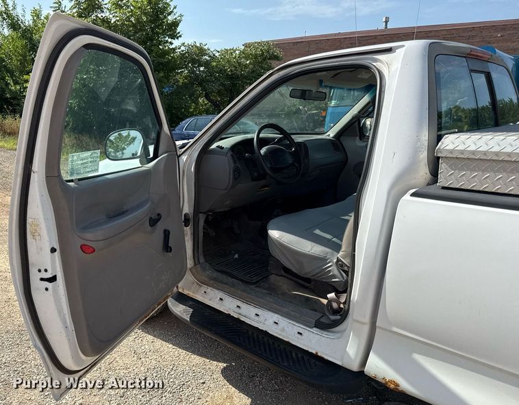 image for item ED4304 1998 Ford F150 pickup truck