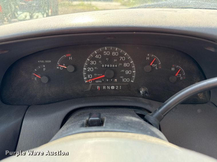 image for item ED4304 1998 Ford F150 pickup truck