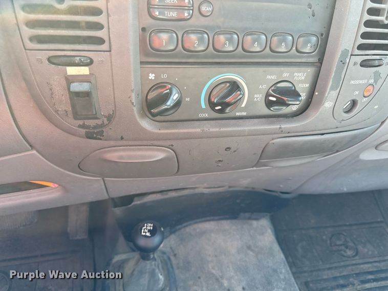 image for item ED4304 1998 Ford F150 pickup truck