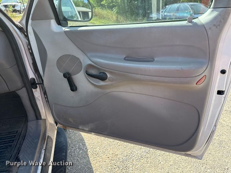 image for item ED4304 1998 Ford F150 pickup truck