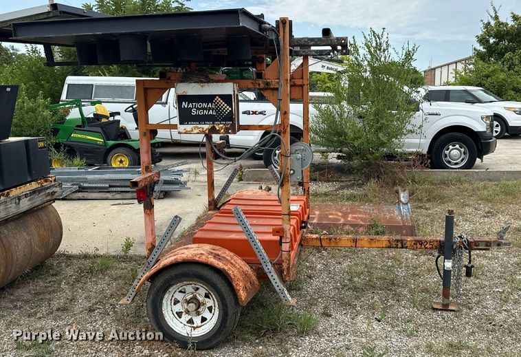 image for item ED4306 Nat-Sign arrow board trailer