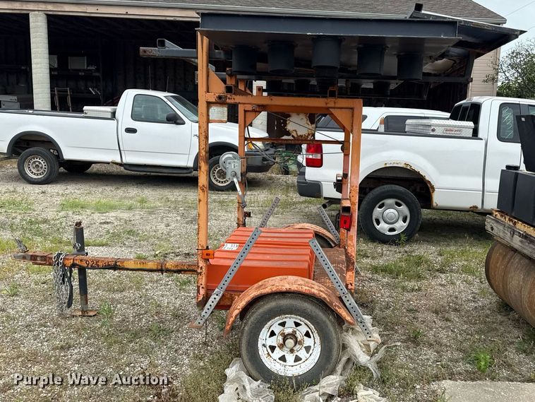 image for item ED4306 Nat-Sign arrow board trailer