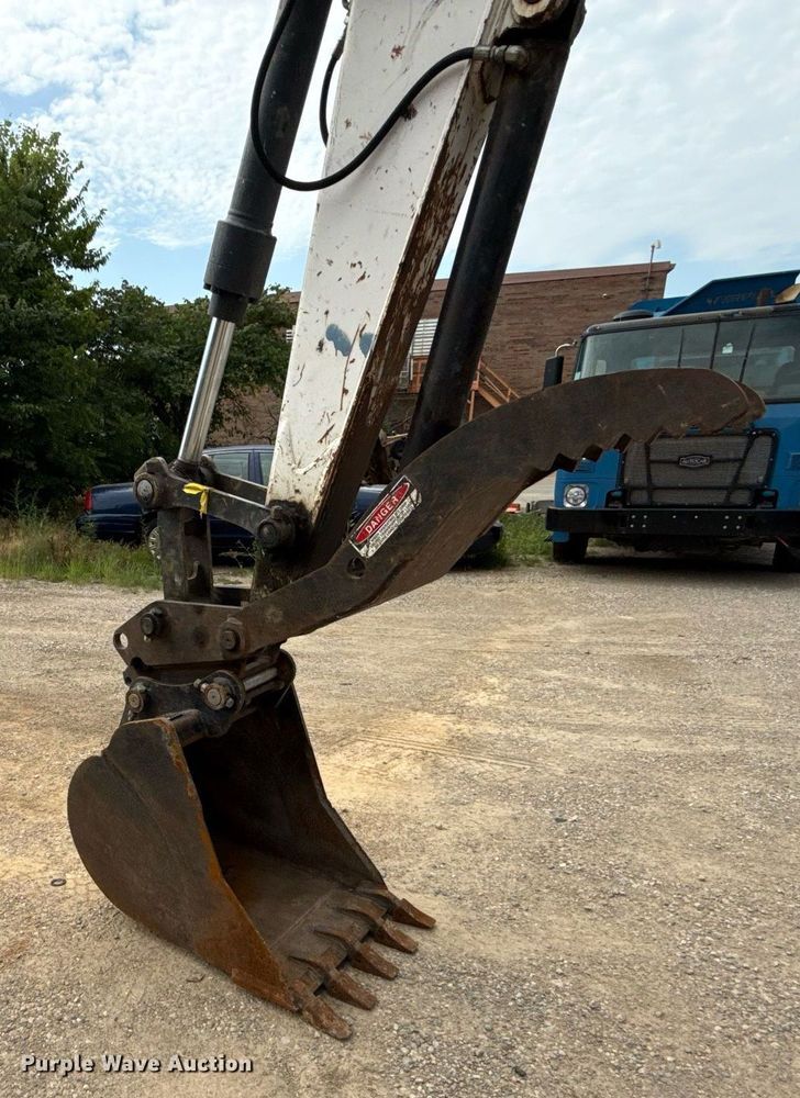 image for item ED4309 2014 Bobcat E85 mini excavator