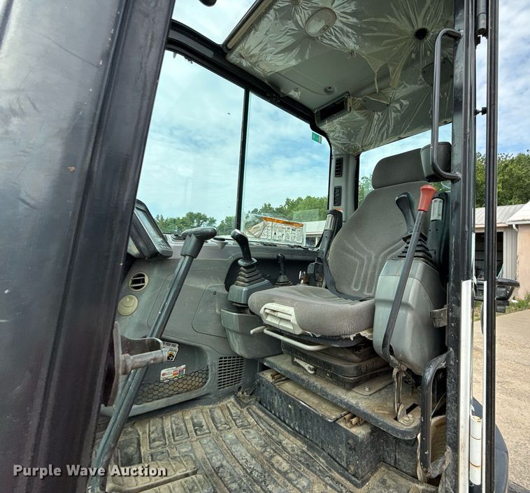 image for item ED4309 2014 Bobcat E85 mini excavator