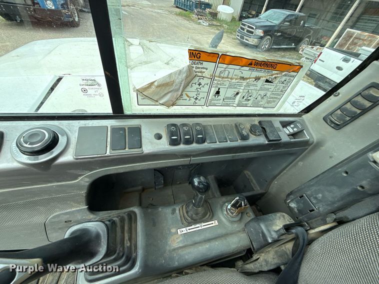 image for item ED4309 2014 Bobcat E85 mini excavator