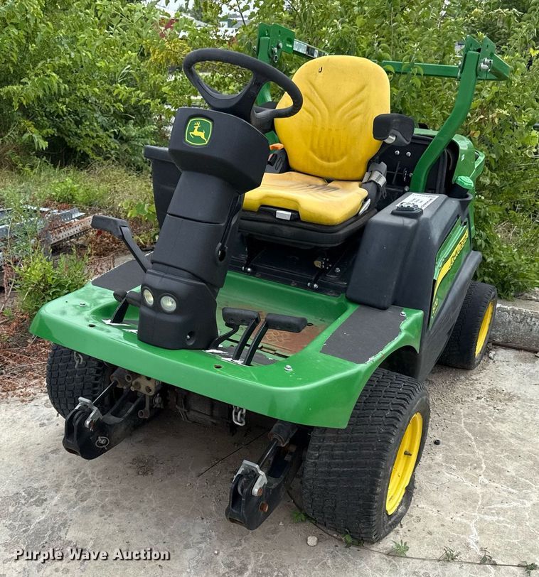 image for item ED4313 John Deere 1570 ZTR lawn mower