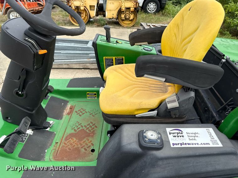 image for item ED4313 John Deere 1570 ZTR lawn mower