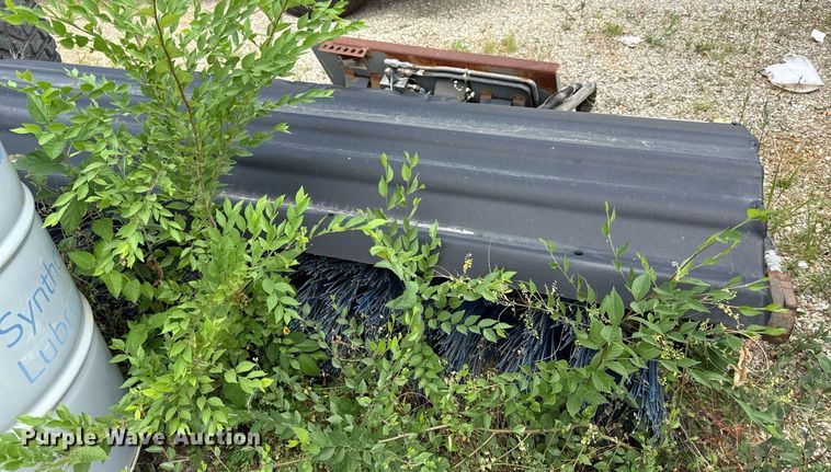 image for item ED4317 Bobcat skid steer broom