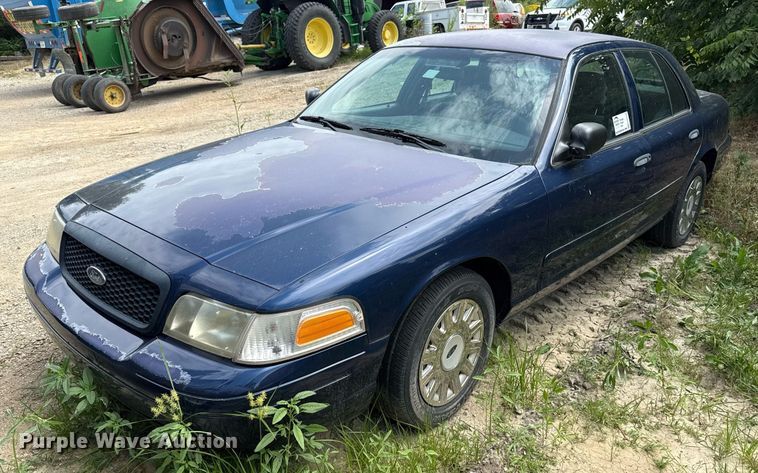 image for item ED4319 2003 Ford Crown Victoria Police Interceptor 