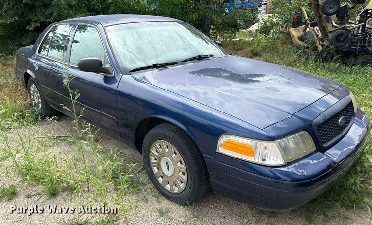 image for item ED4319 2003 Ford Crown Victoria Police Interceptor 