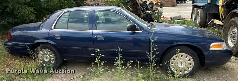 image for item ED4319 2003 Ford Crown Victoria Police Interceptor 
