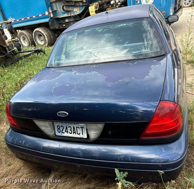 image for item ED4319 2003 Ford Crown Victoria Police Interceptor 