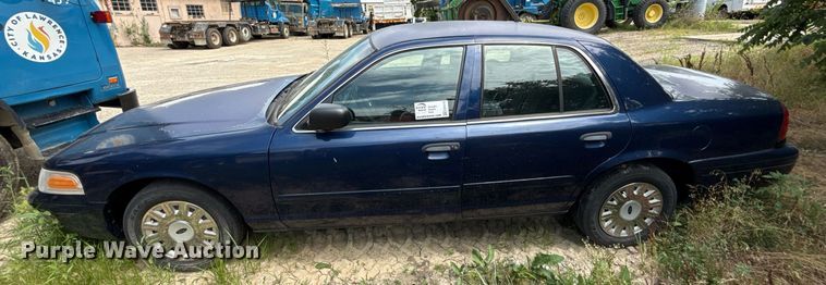 image for item ED4319 2003 Ford Crown Victoria Police Interceptor 