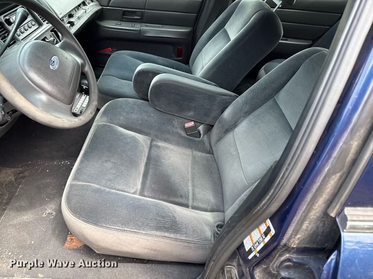 image for item ED4319 2003 Ford Crown Victoria Police Interceptor 