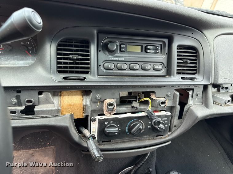 image for item ED4319 2003 Ford Crown Victoria Police Interceptor 