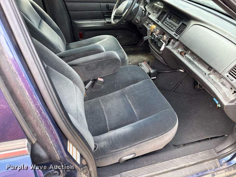 image for item ED4319 2003 Ford Crown Victoria Police Interceptor 