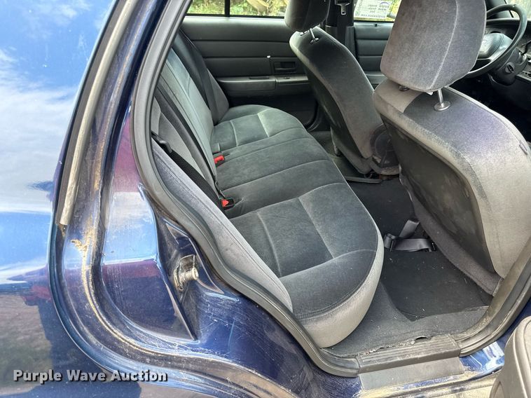 image for item ED4319 2003 Ford Crown Victoria Police Interceptor 