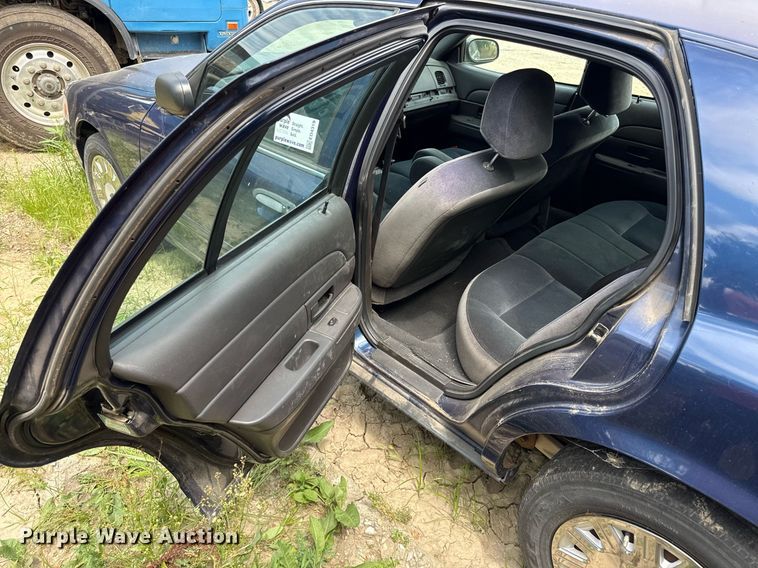 image for item ED4319 2003 Ford Crown Victoria Police Interceptor 