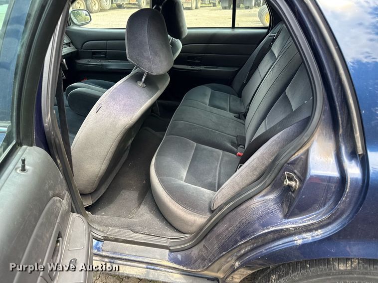 image for item ED4319 2003 Ford Crown Victoria Police Interceptor 