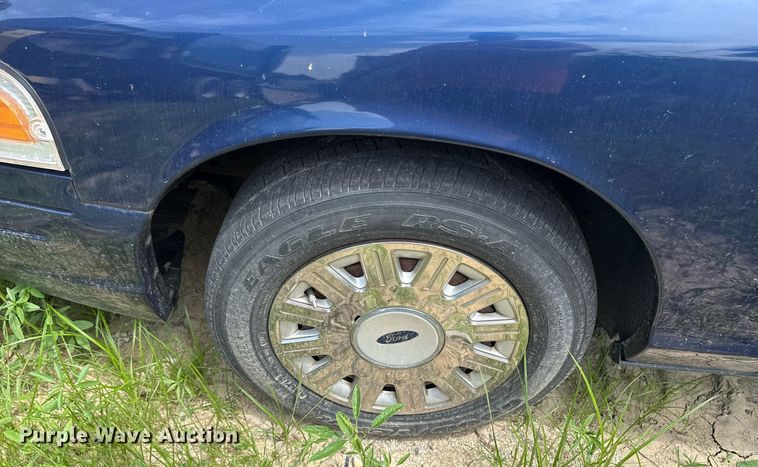 image for item ED4319 2003 Ford Crown Victoria Police Interceptor 