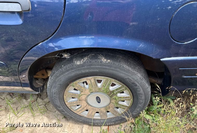 image for item ED4319 2003 Ford Crown Victoria Police Interceptor 