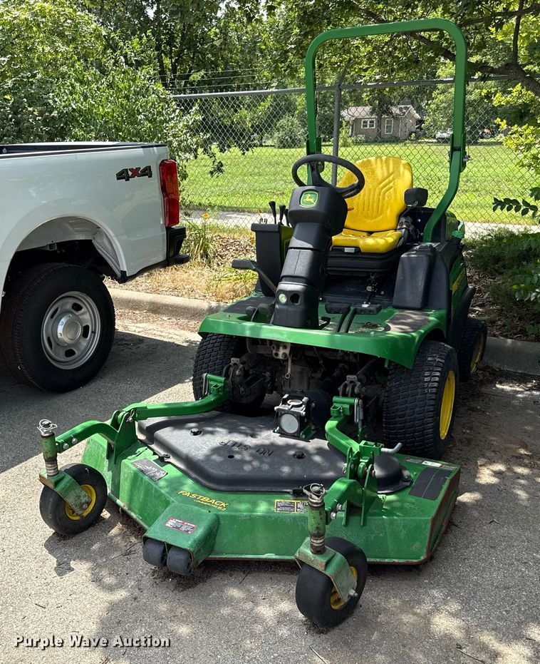 JJ John Deere 1570 ZTR lawn mower in Lawrence, KS | Item ED4323