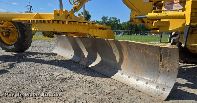 image for item EF1577 2000 New Holland RG170 motor grader