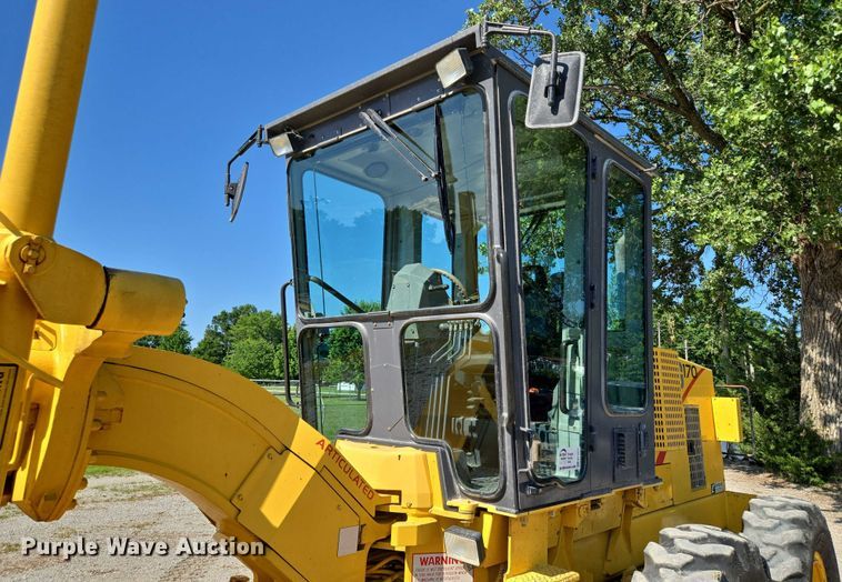 image for item EF1577 2000 New Holland RG170 motor grader