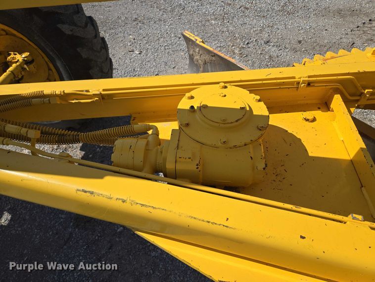 image for item EF1577 2000 New Holland RG170 motor grader