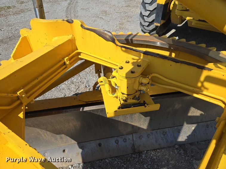 image for item EF1577 2000 New Holland RG170 motor grader