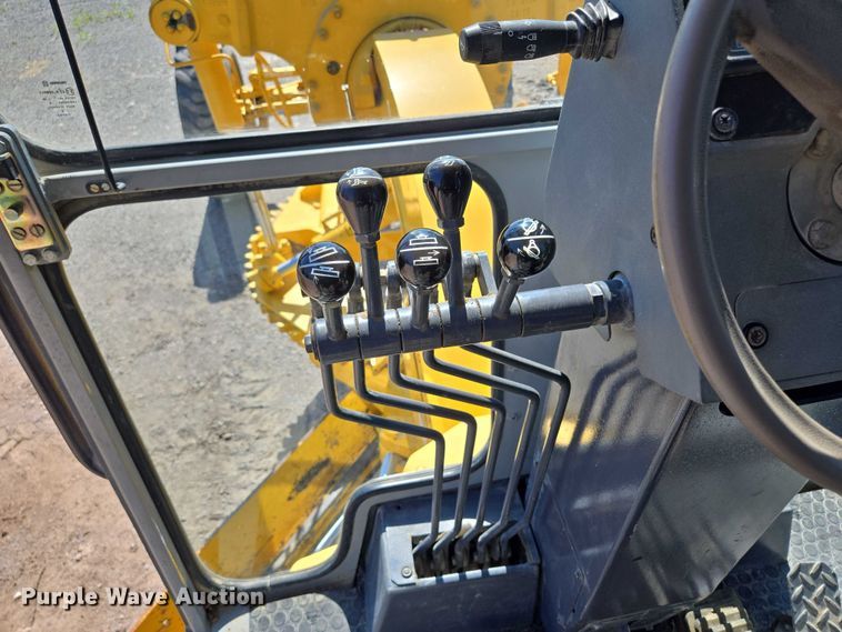 image for item EF1577 2000 New Holland RG170 motor grader