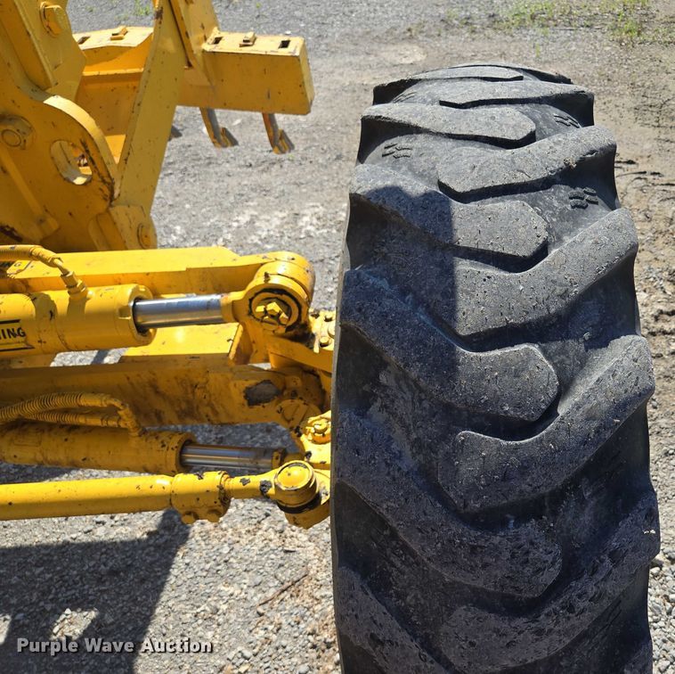 image for item EF1577 2000 New Holland RG170 motor grader