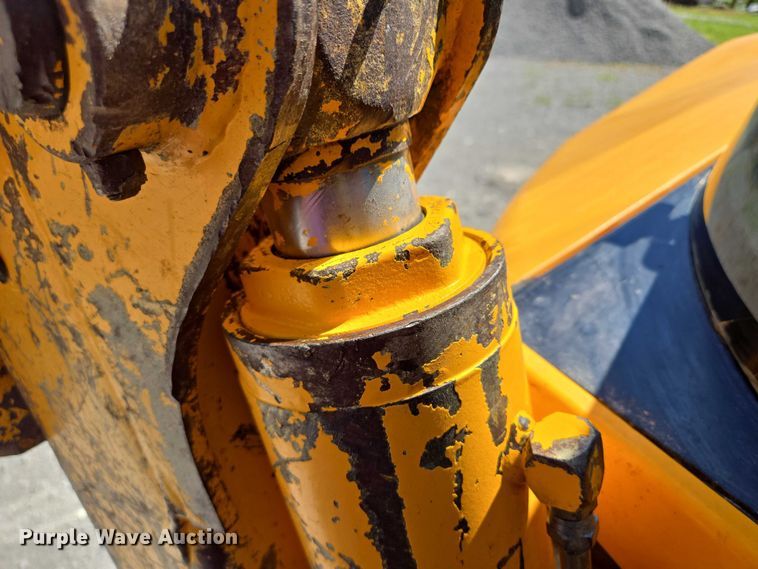 image for item EF1578 2014 JCB 214S Series 3 backhoe