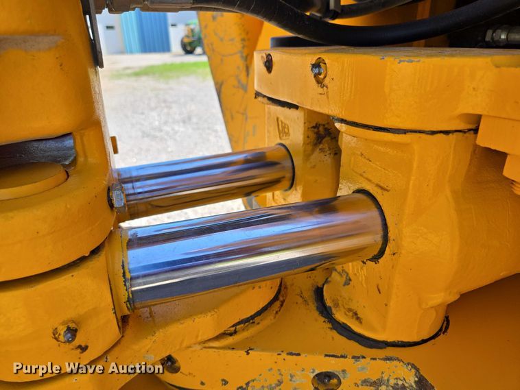 image for item EF1578 2014 JCB 214S Series 3 backhoe