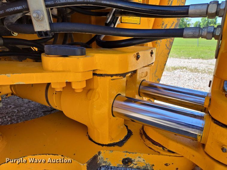 image for item EF1578 2014 JCB 214S Series 3 backhoe