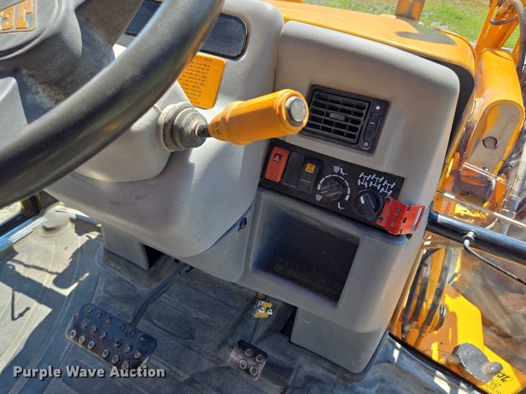 image for item EF1578 2014 JCB 214S Series 3 backhoe