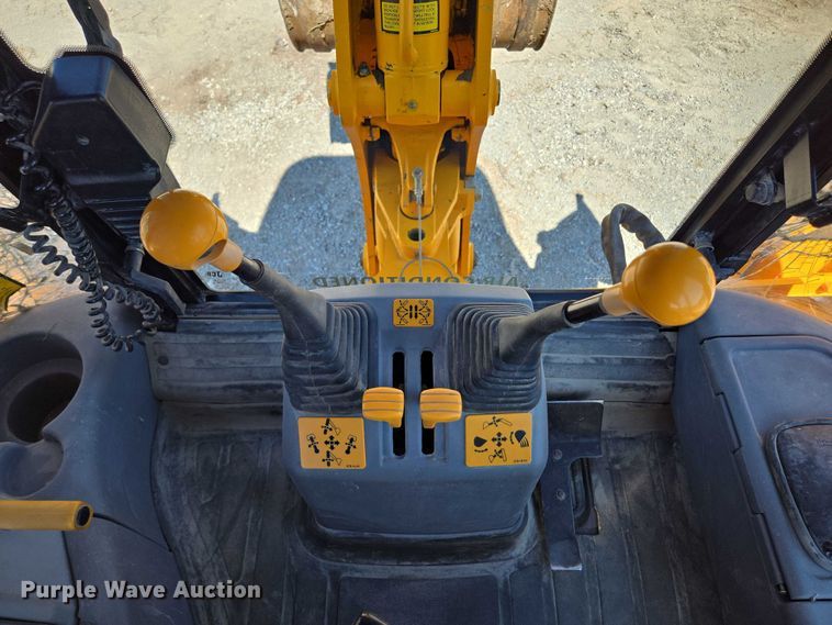 image for item EF1578 2014 JCB 214S Series 3 backhoe